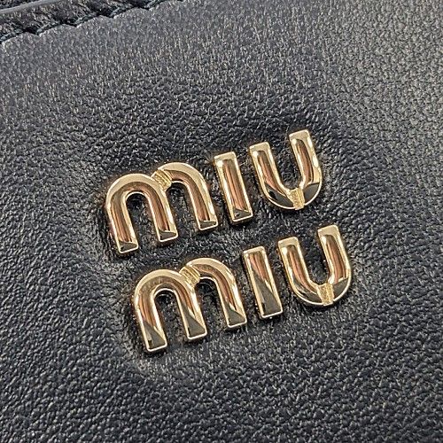 MIUMIU ミュウミュウ