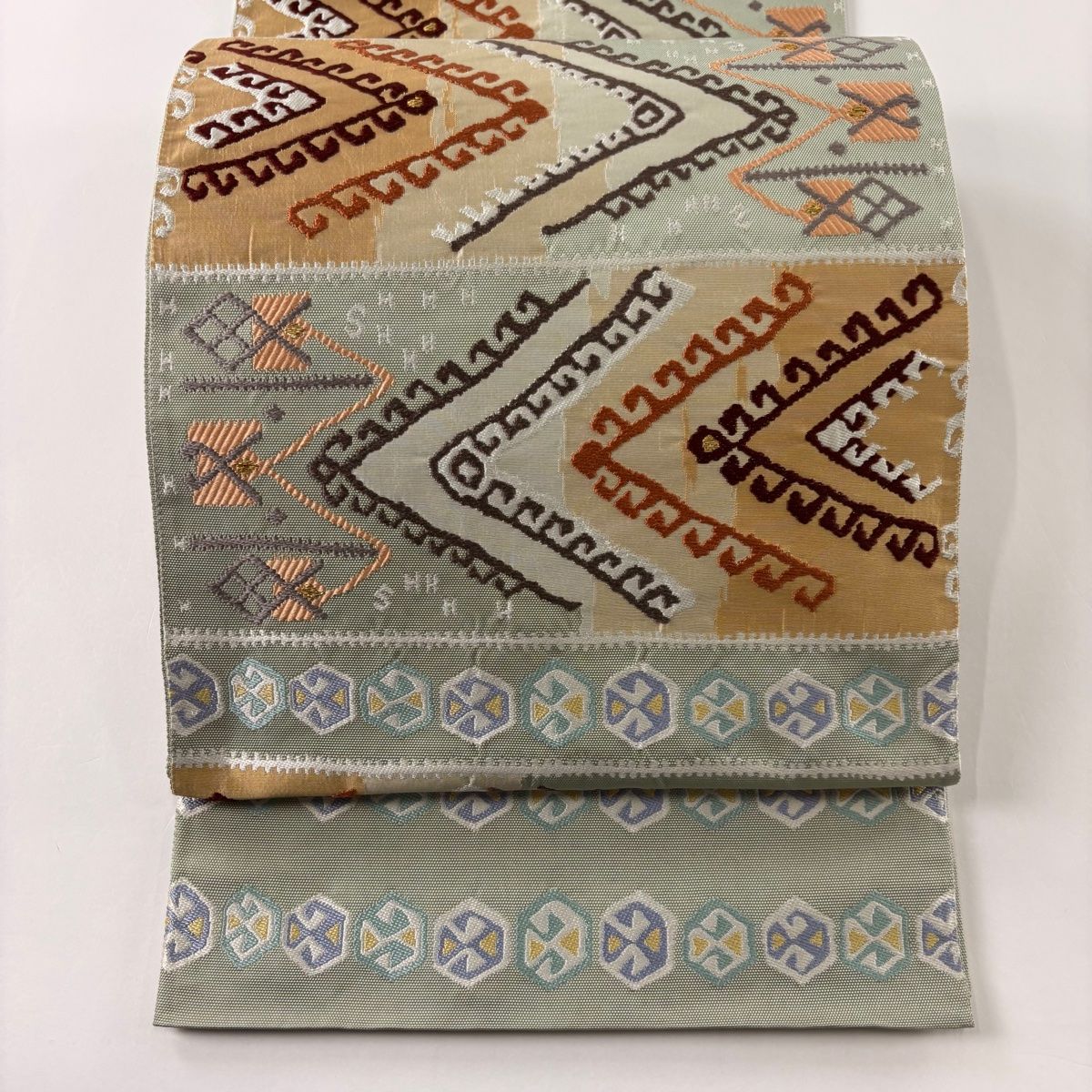 多色幾何学模様 袋帯No-m706ベージュ七宝柄 多色幾何学模様 袋帯No-m706ベージュ七宝柄 袋帯 美品 秀品