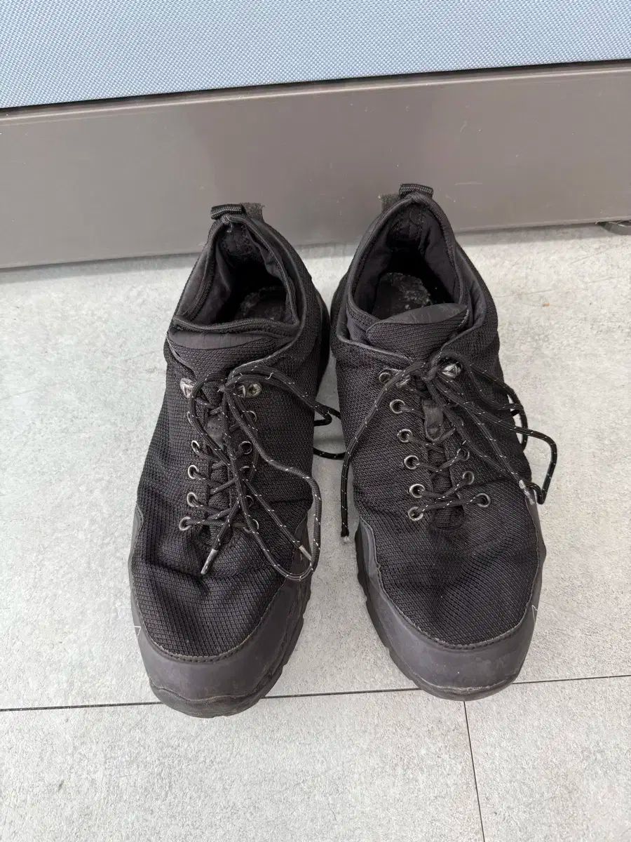 ROA ロア ハイキング ニール 黒