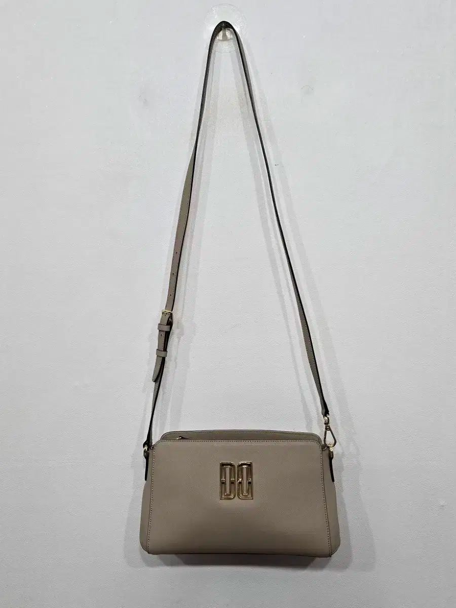 DAKS ダックス ベージュ クロスバック