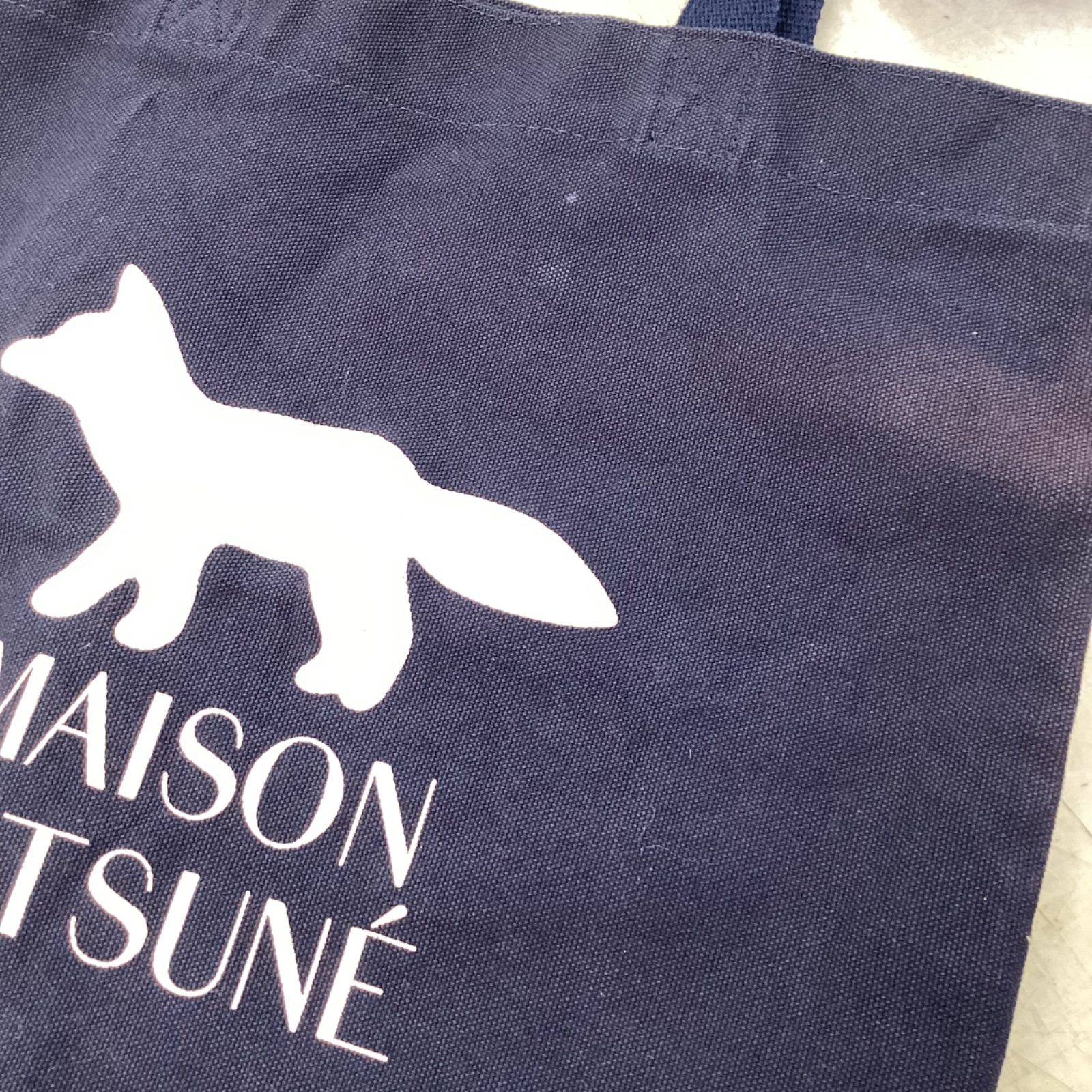 中古品/MAISON KITSUNE 3CE コラボ　トートバッグ　ネイビー