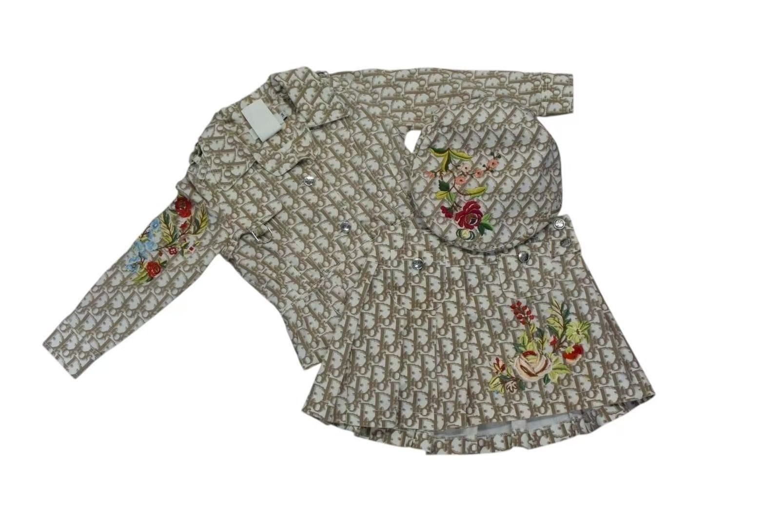 CHRISTIAN DIOR クリスチャンディオール baby Dior トロッター柄 花柄刺繍 ジャケット スカート ハット 3点セット ベージュ サイズ3A 4b002158