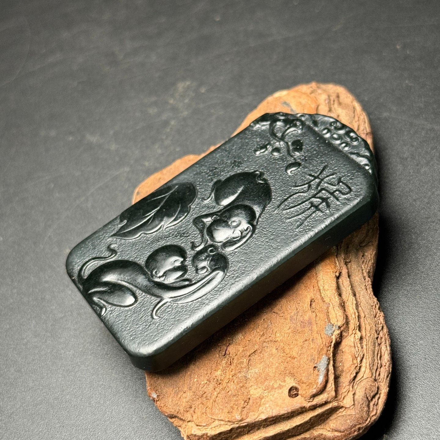 旧家蔵出し古玉 和田玉細密彫 高古件 透空彫 根付 裝身具 置物 賞物 古美術品 旧家蔵出し 和田玉細密彫 高古件 透空彫 雙鳳紋 玉牌 根付 置物