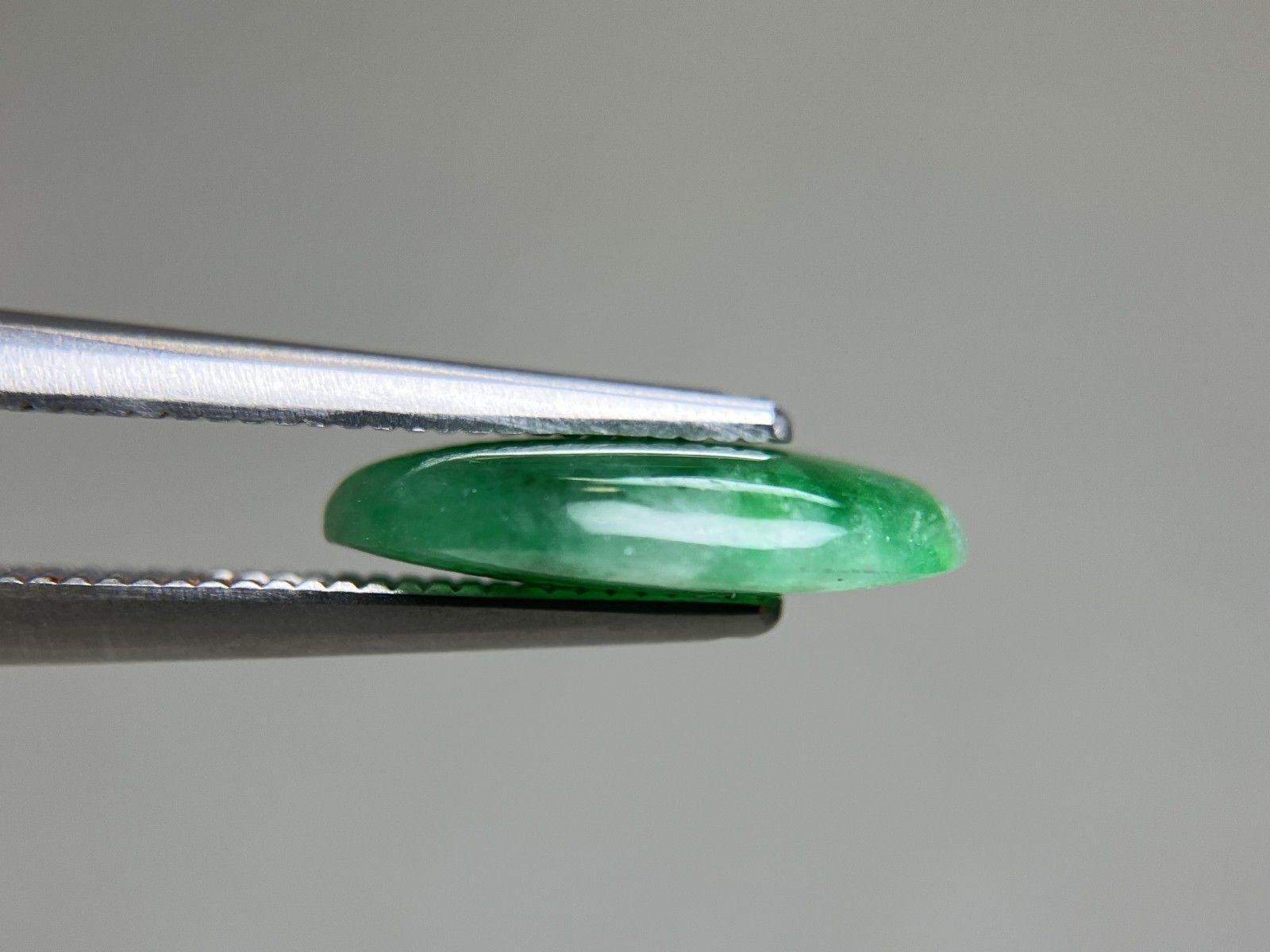 ヒスイ 翡翠 天然 3.075ct 宝石ソーティング付き 12.4㎜×8.7㎜×2.8  