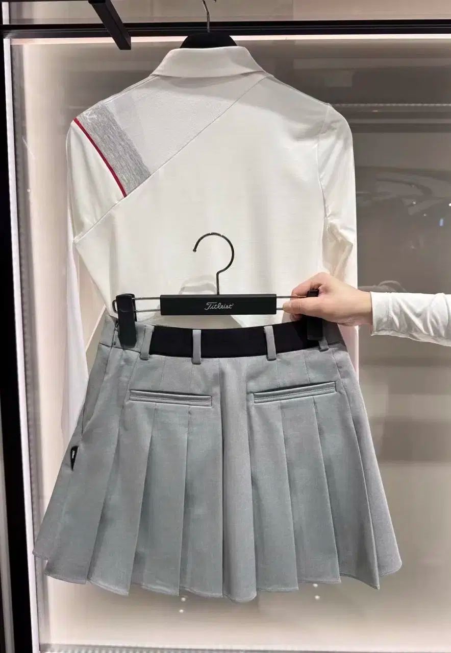 TOUR PLEATED