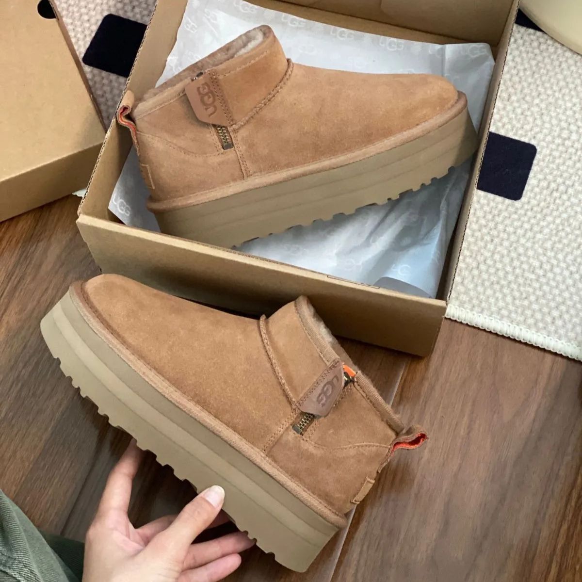 箱付 UGG アグ レディース ブーツ オールジェンダー クラシック ...