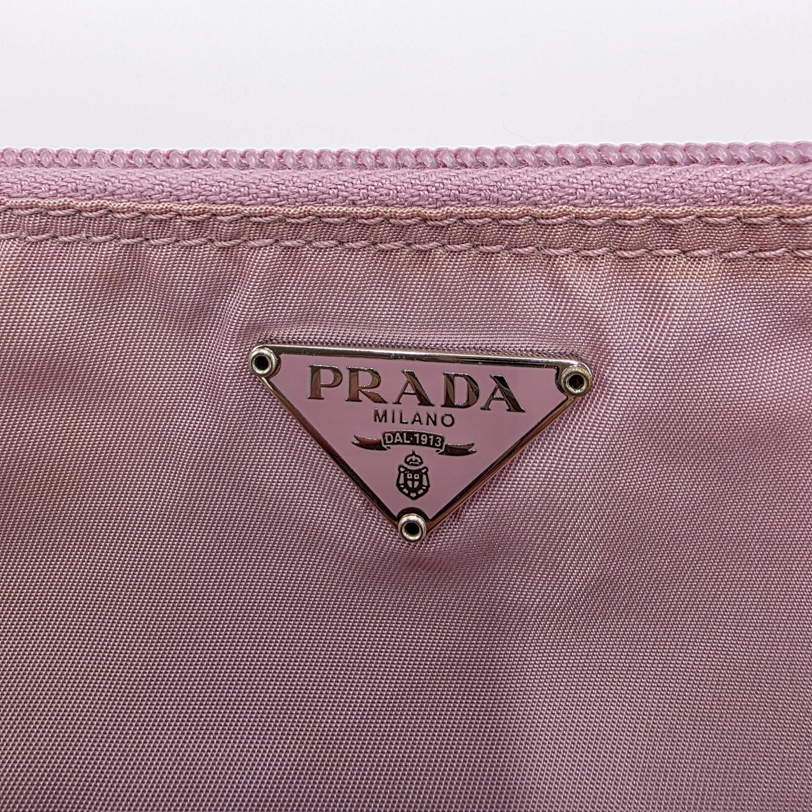 PRADA プラダ ナイロン ミニポーチ ピンク 小物入れ 化粧ポーチ 三角ロゴ PRADA プラダ 三角ロゴ ミニ アクセサリーポーチ ナイロン