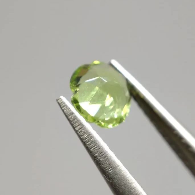 ⭐天然 ペリドット ルース 6.4ct - 各種パーツ