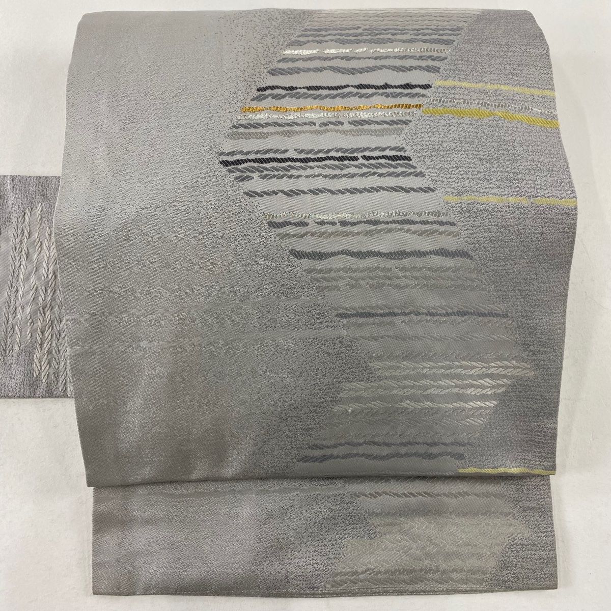 名古屋帯 秀品 幾何学模様 金銀糸 灰色 正絹