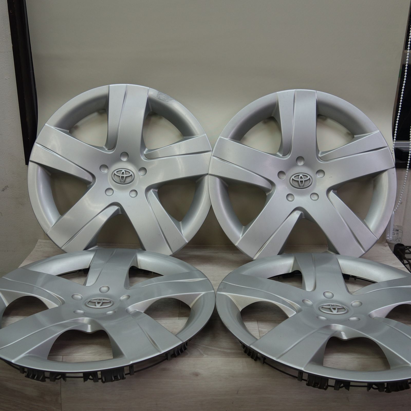 トヨタ ラクティス NSP120 純正ホイールキャップ　16インチ　4枚 楽天市場】トヨタ ラクティス 16インチ ホイールキャップの通販
