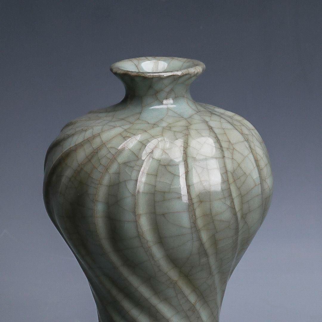 宋官窯開片釉梅瓶 景徳鎮 陶磁器 装飾品 現代工芸品美術品 置物