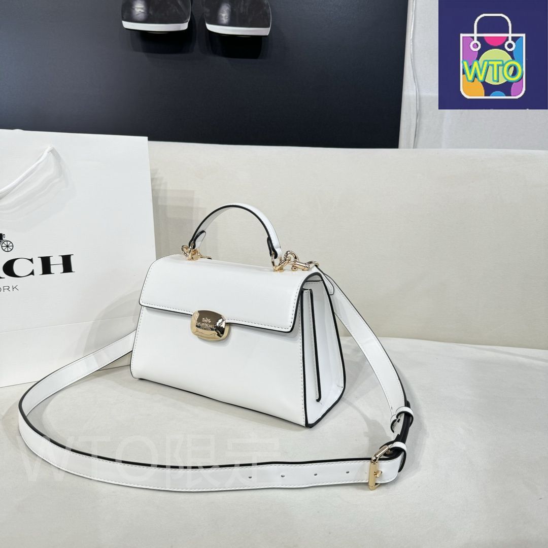 期間限定セール　【希少美品】COACH 70周年限定 ハンドバッグ COACH｜コーチから創立70周年記念バッグ「シェブロン」が登場