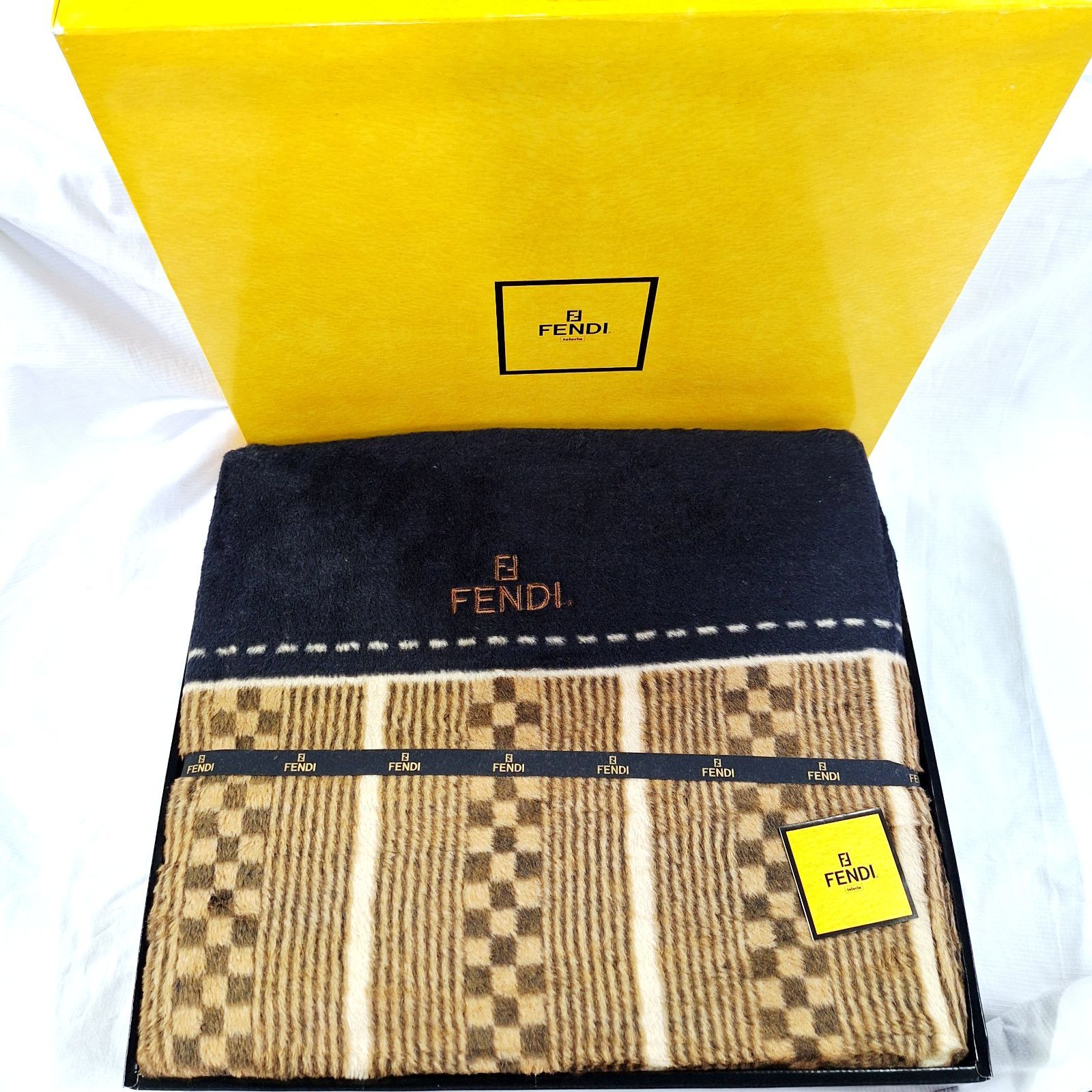 FENDI シルク混綿毛布 フェンディ 毛布 寝具 店舗管理番号ｍ