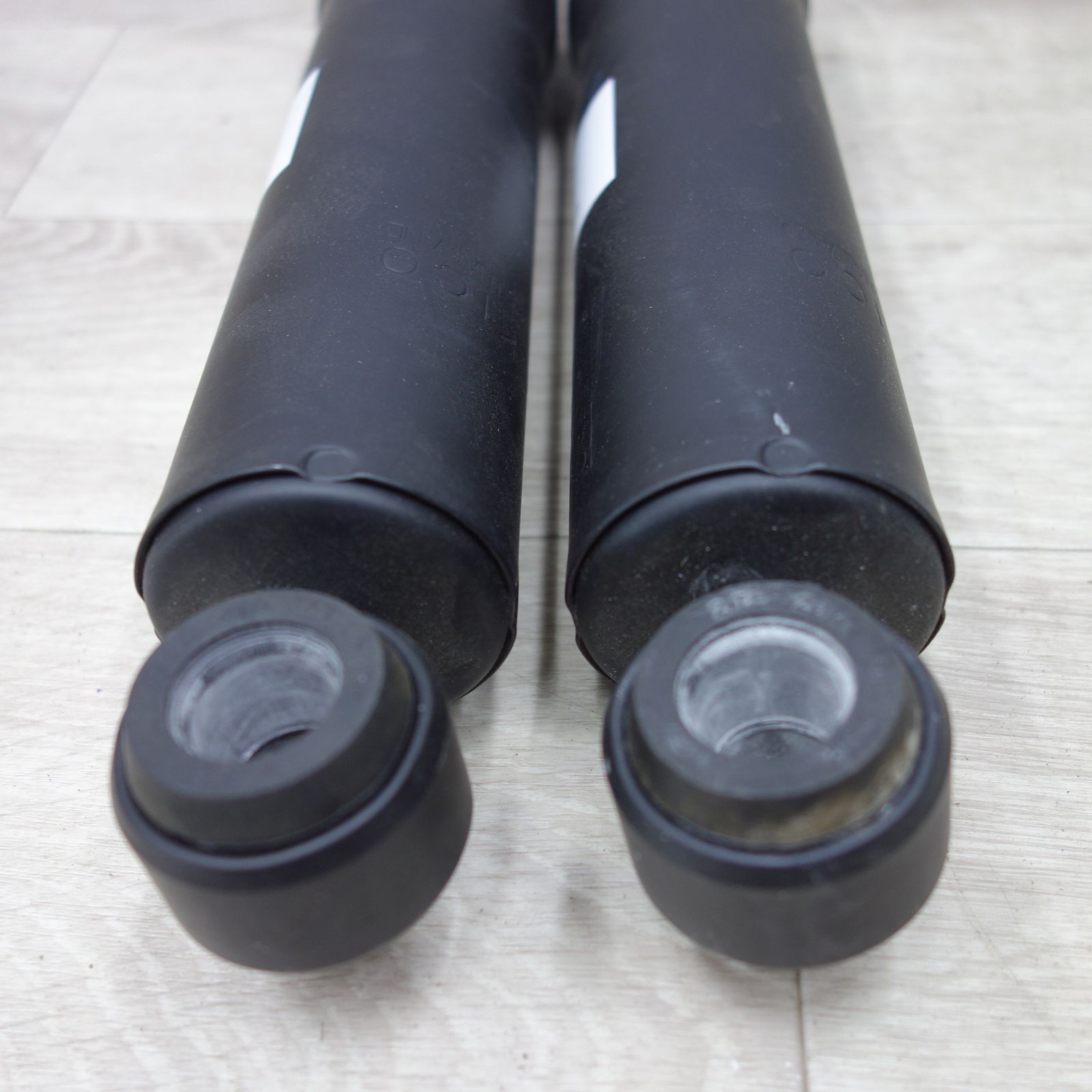 送料無料] ◇トヨタ ハイラックス GUN125 純正 サスペンション 1台分