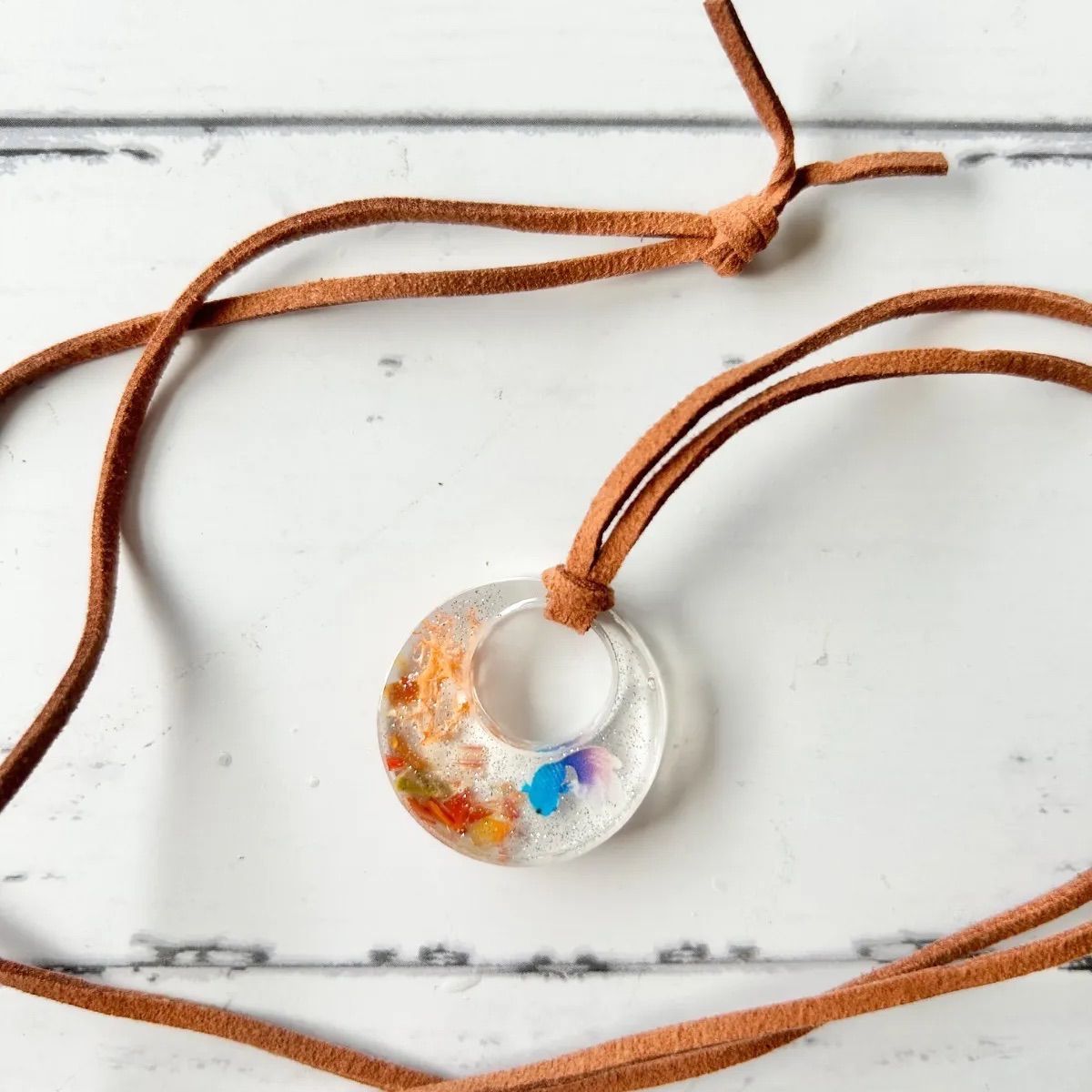 【1305】K☆　レジン　ネックレス　ペンダント　ハンドメイド ハンドメイドネックレス レジン 金魚 - メルカリ