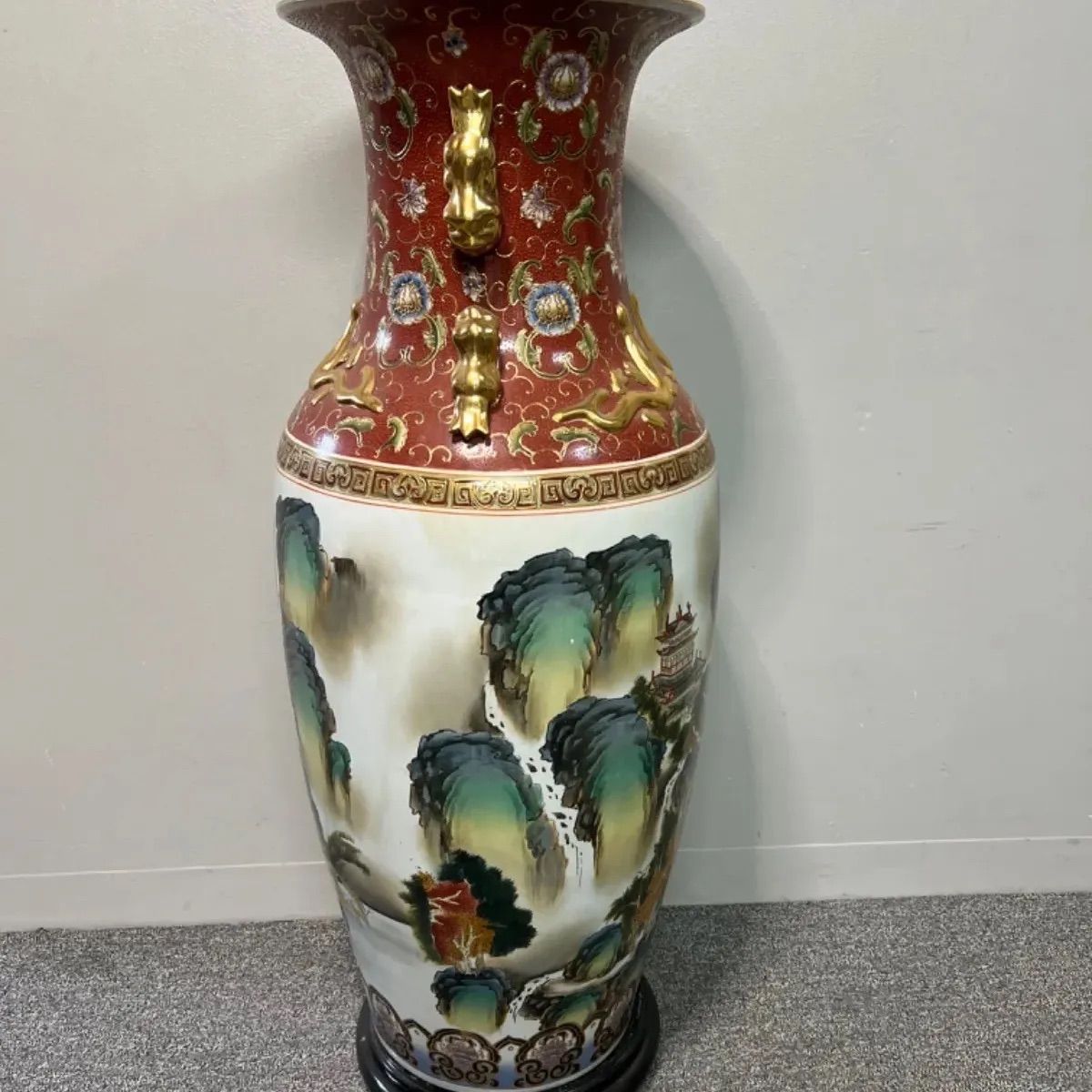 嶺東窯製 色絵金彩山水文 大型飾花瓶 時代物 現状品 中国美術 嶺東窯製 色絵金彩山水文 大型飾花瓶 時代物 現状品 中国美術