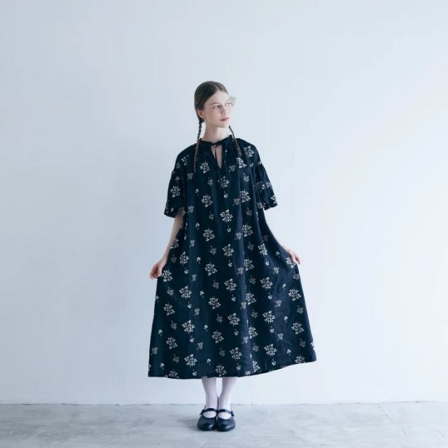 MAGALI TSUBOMI リネン バルーン袖ペザントワンピース black ワンピース マガリ