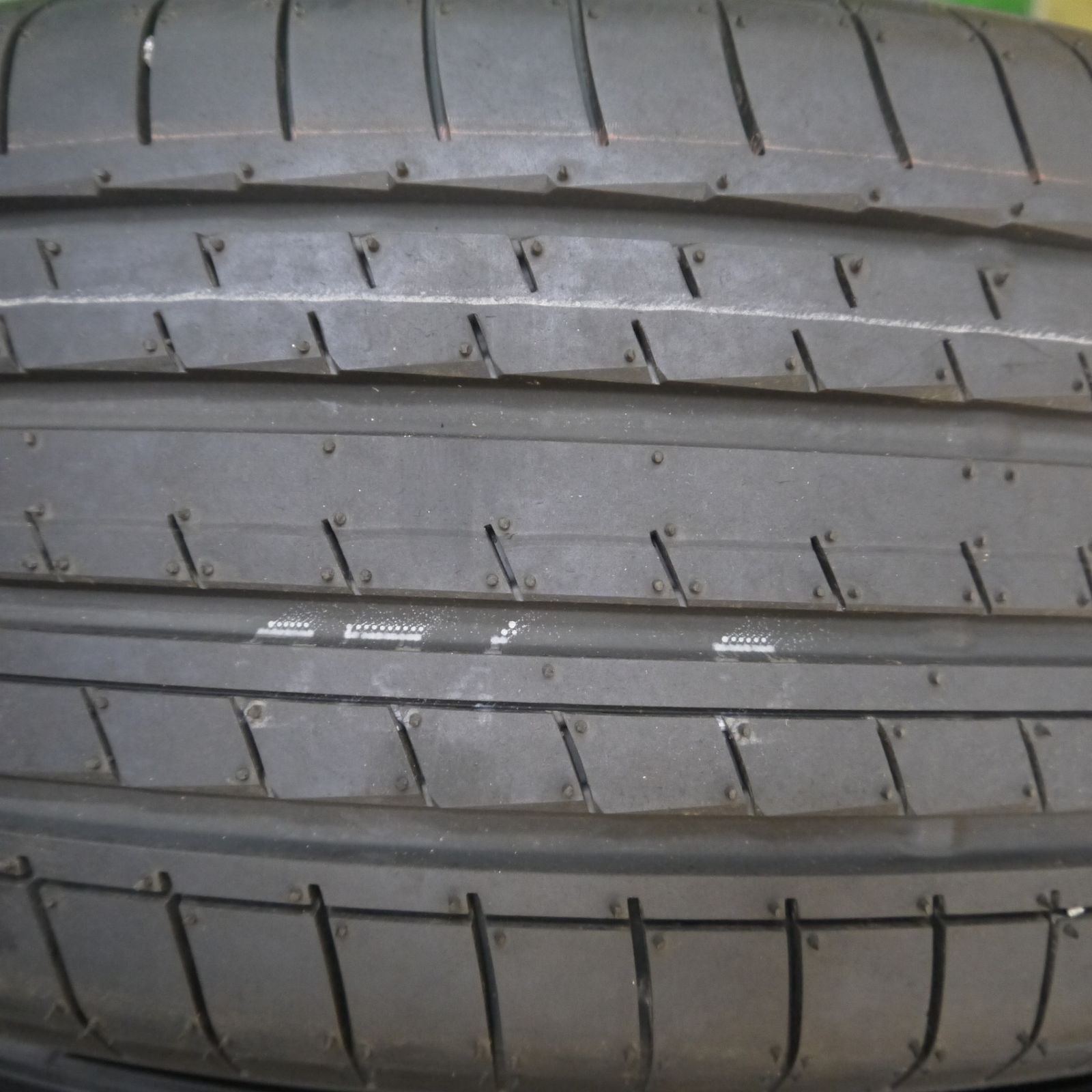 新車外し！25年☆225/55R18 ヨコハマ アドバン V61 タイヤ 18インチ 