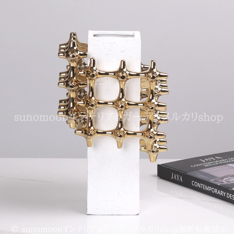 フラワー ベース 幾何学状 格子 装飾 花瓶 星形 ピン おしゃれ かわいい インテリア 北欧 花器 花びん 観葉植物 贈り物 プレゼント 黒 ゴールド シルバー