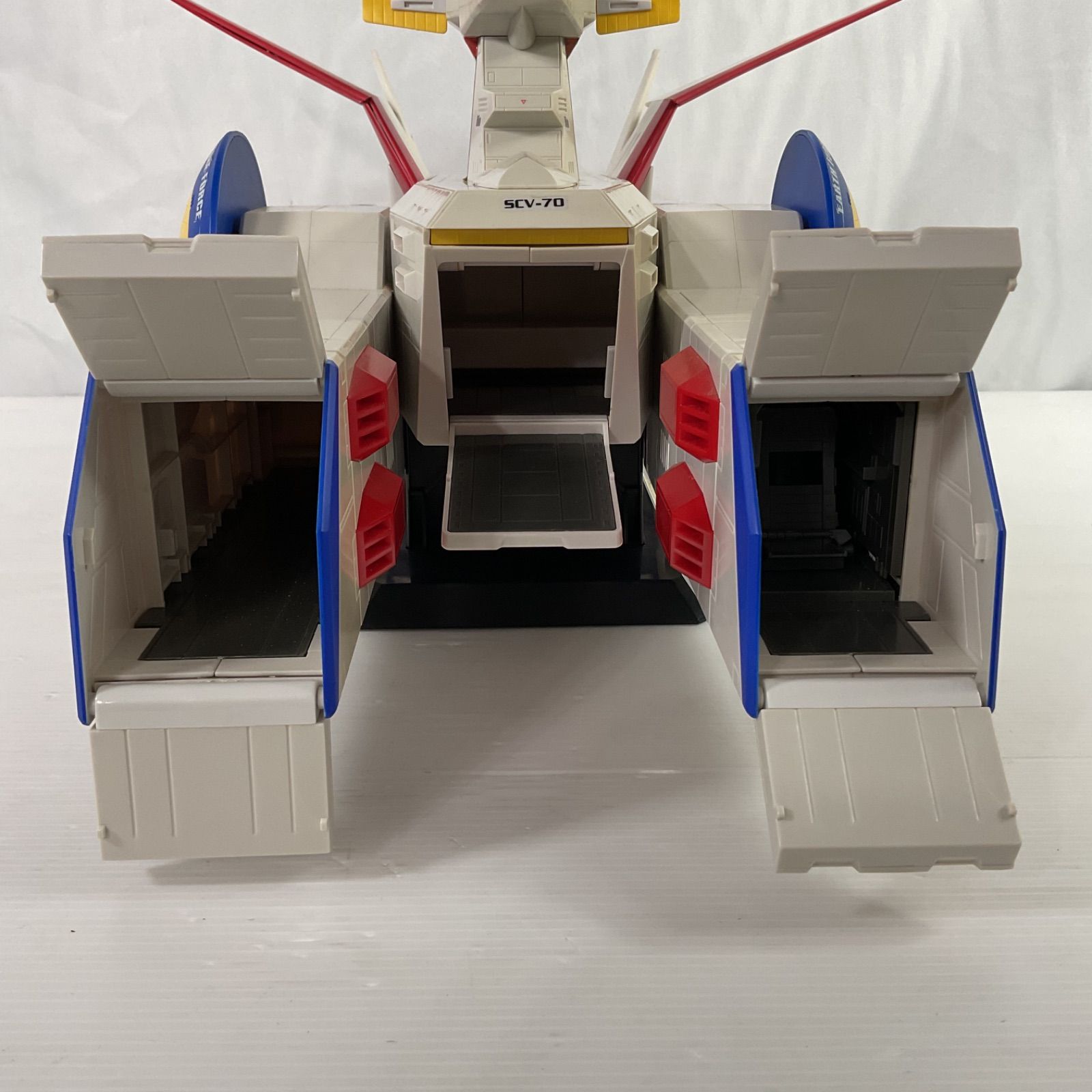 ガンダム　ガンプラ　バンダイ ホワイトベース SCV-70 1/400スケール Bandai White Base 1/400 Scale Model Kit Gundam Collection
