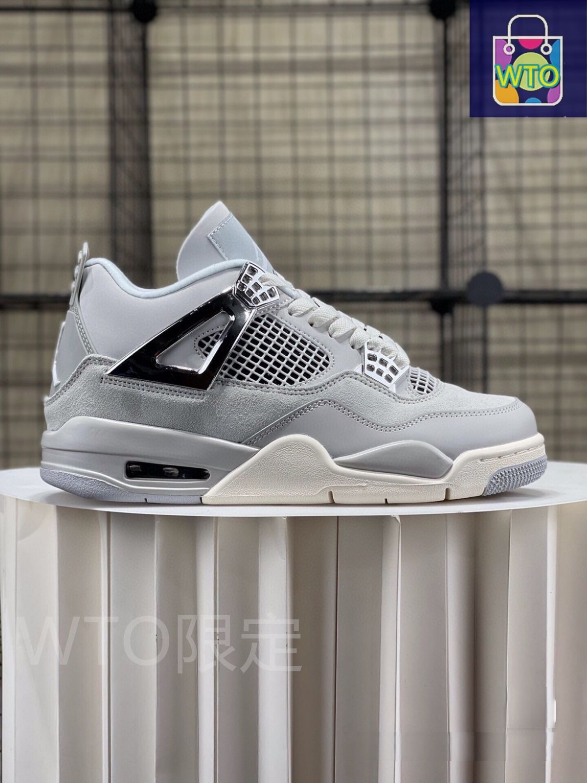 エアジョーダン　箱付き　美品 お値下げしました??即購入?? Nike wMNS Air Jordan 4 Retro