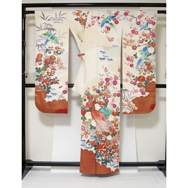 振袖 正絹 綸子 刺繍 孔雀に牡丹 四季花文 158cm前後ベスト 美品 