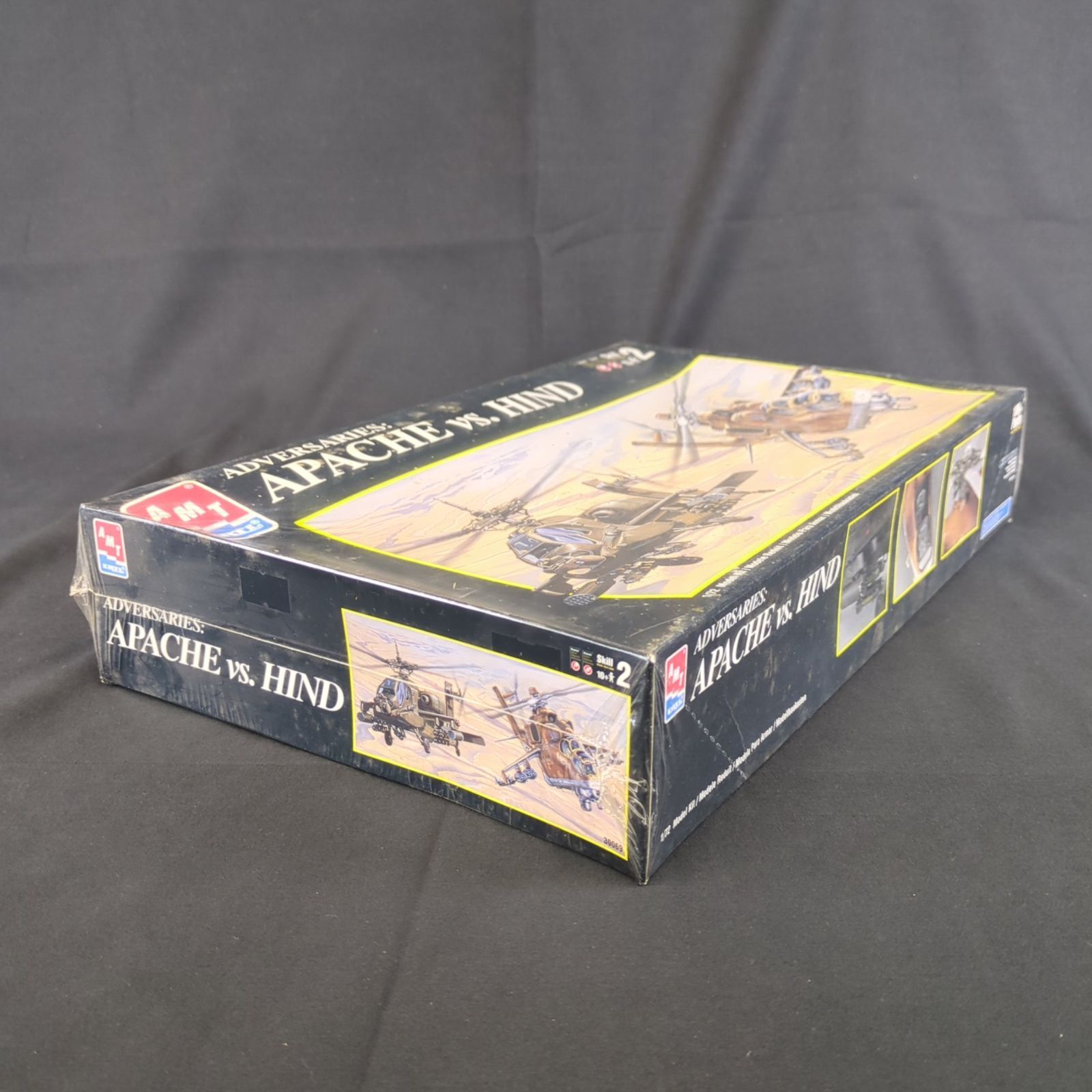 輸入キット 未開封品 AMT ERTL 1|72 ADVERSARIES APACHE vs. HIND WWW_OLIVIERBERNSTEIN_COM