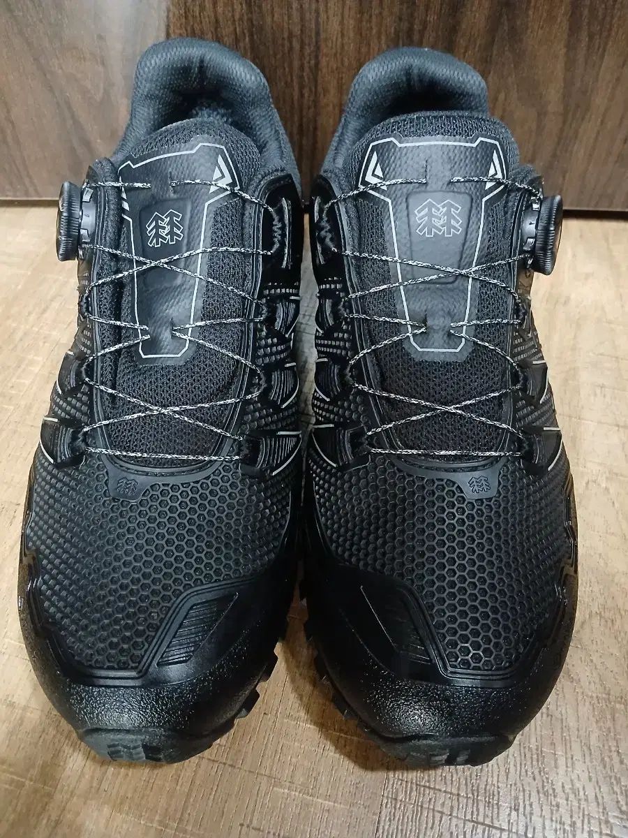 L05583 新品 GARMONT めり込ん ゴアテックス トレッキングシューズ 26.5