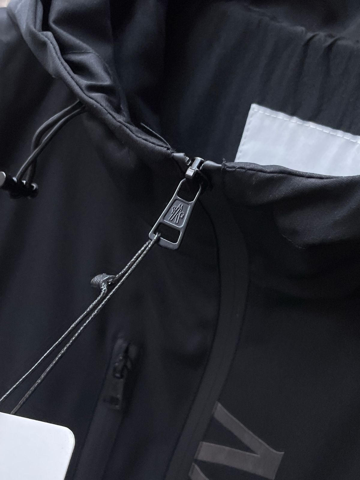 ナイロンジャケット ブラック｜