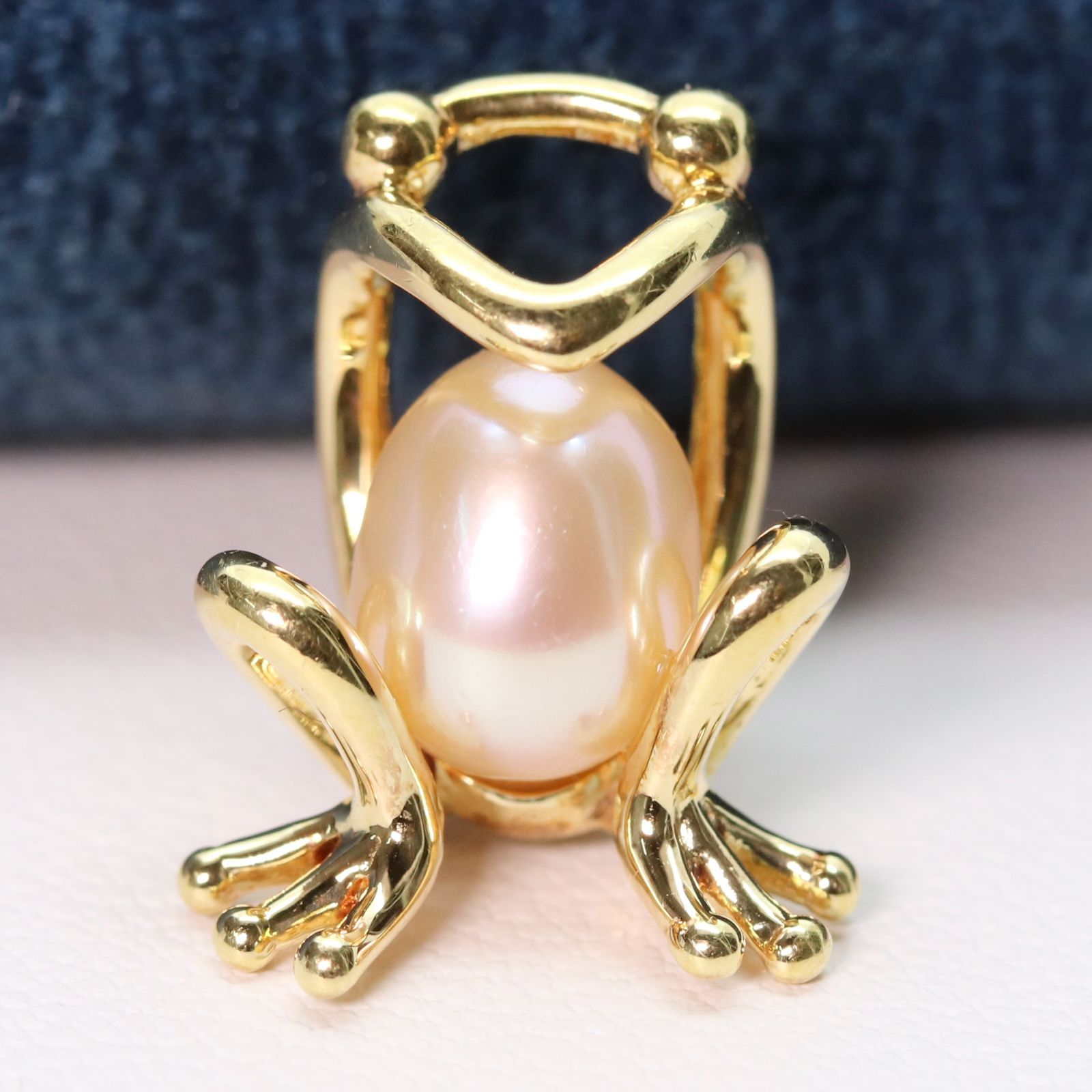 お*ん様 K18のブローチです。 美品】ミキモト K18 ピンブローチ
