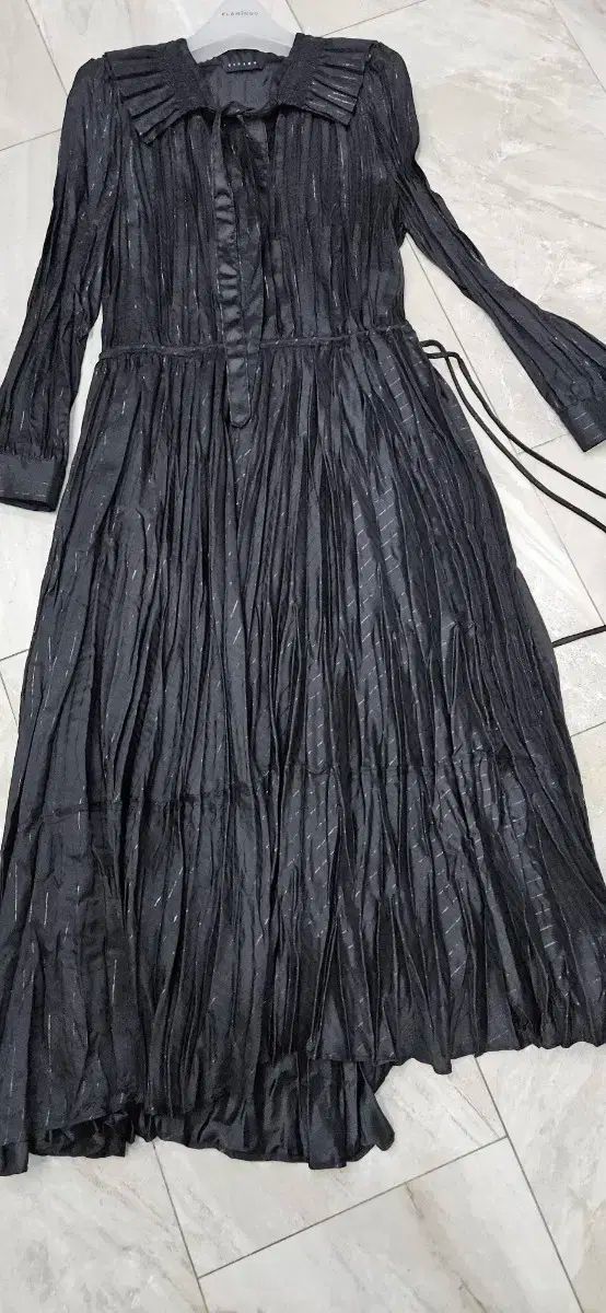 SISLEY シスレー リボン シャーリング 黒 ワンピース