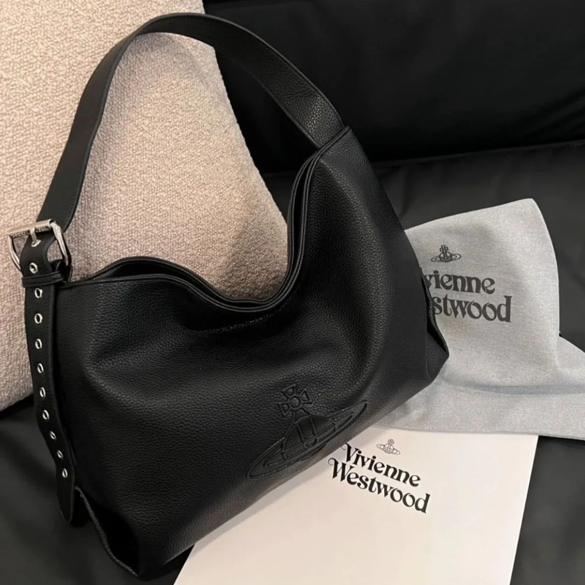 Vivienne Westwood☆NANCY ショルダーバッグ トートバッグ 斜め掛け メッセンジャーバッグ レディース ファッション 大容量 -  メルカリ