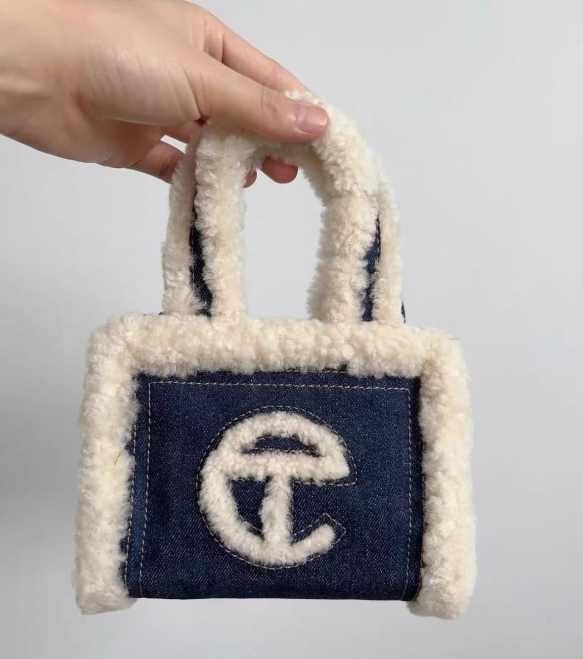 UGG デニムファーハンドバッグ UGG デニムファーハンドバッグ