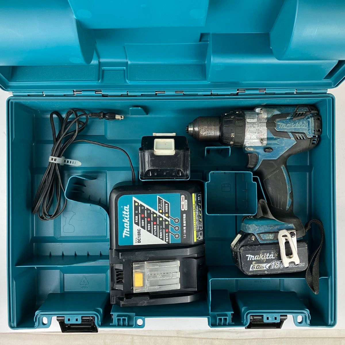 ЗЗMAKITA マキタ 18v 充電式震動ドライバドリル バッテリーx2 充電器 ケース付 HP481D ブルー