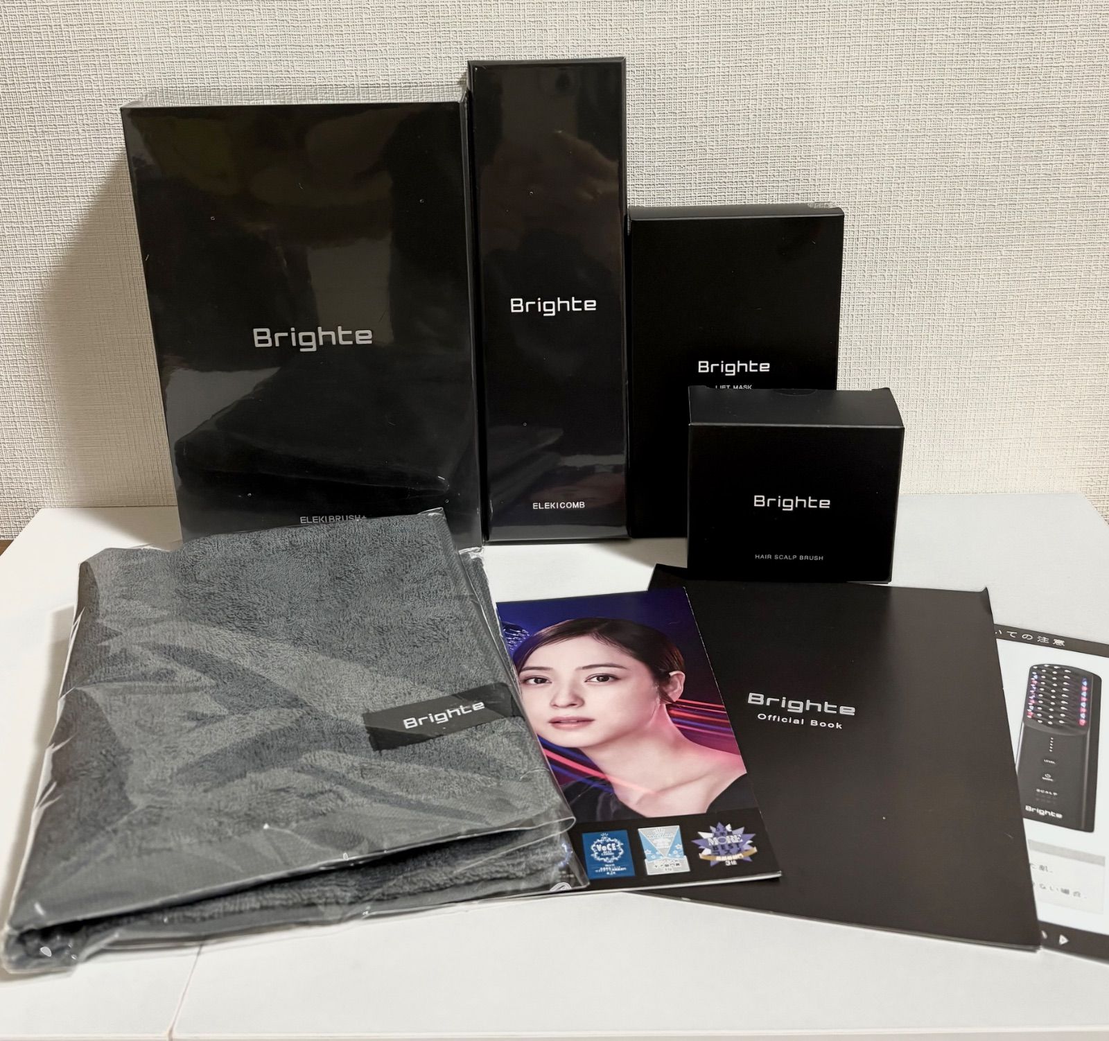 Brighte ELEKI BRUSH エレキブラシプラス ブラシ型美顔器 ELEKI COMBエレキコーム シートマスク スカルプブラシ フェイスタオル付き 美顔器 EMS フェイスケア