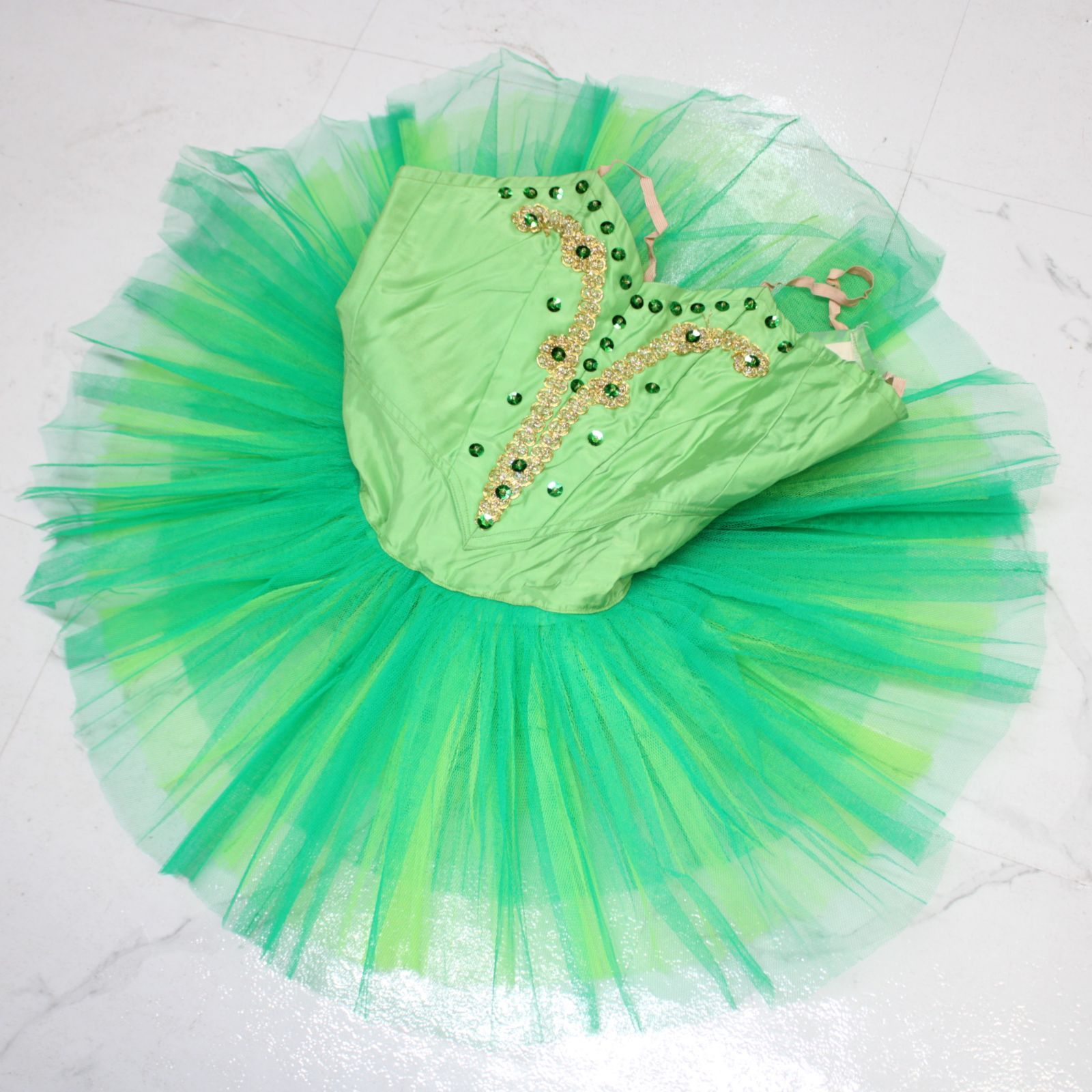 バレエ衣装 豪華大量まとめ売り】チュチュ 全17着セット 飾り付き 衣裳