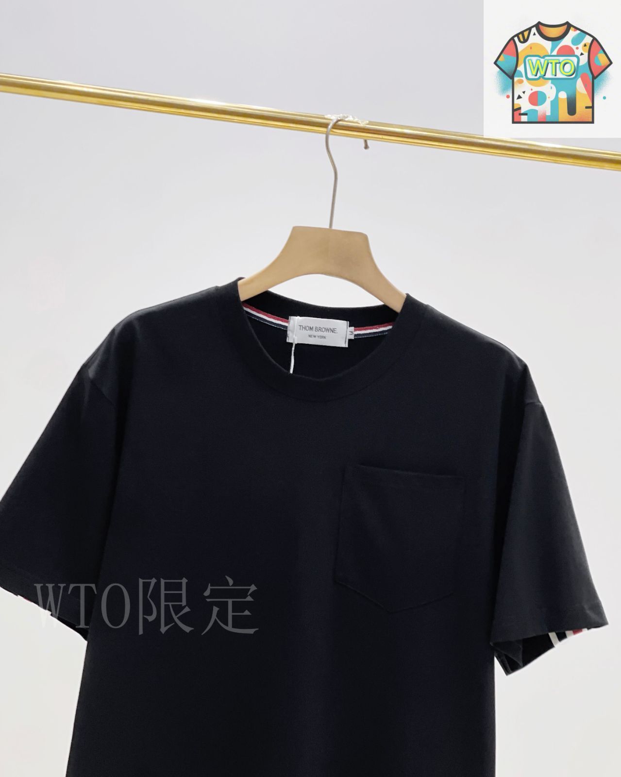THOM BROWNE ストライプ アップリケロゴ 半袖 Tシャツ 関*送込 今日特価】Thom Browne Stripe トムブラウン 背面ストライプ T