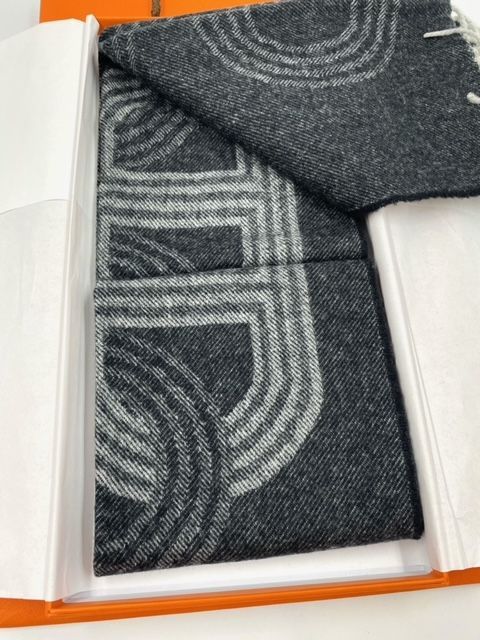 F7-6-26 新古品 未使用 HERMES エルメス 24番地のサーキット
