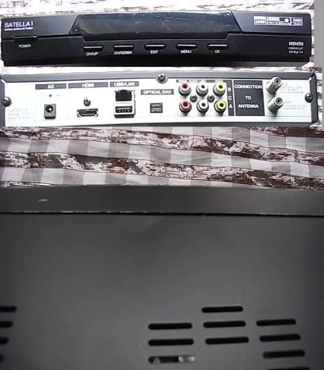 SATELLA1 サテラ1 サテラ1Zのリモコン 学習リモコン UMA-PLRM02