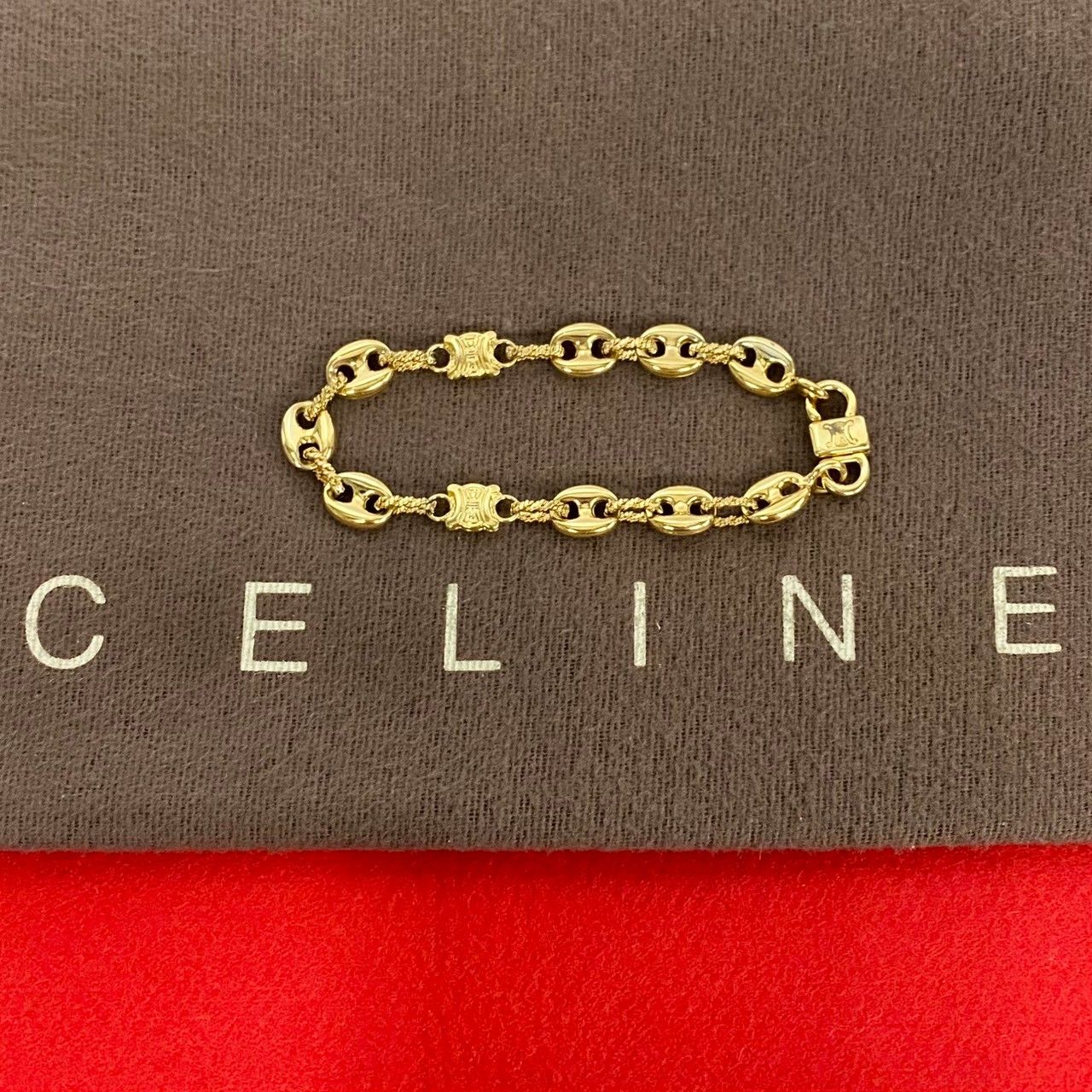 極 美品 セリーヌ トリオンフ ロゴ ブレスレット アクセサリー ゴールド 極 美品 希少品 CELINE セリーヌ トリオンフ ロゴ モチーフ