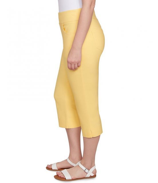 【送料無料】 ルビーアールディー レディース カジュアルパンツ ボトムス Stretch Straight Leg Pull-On Capri Pants Lemon