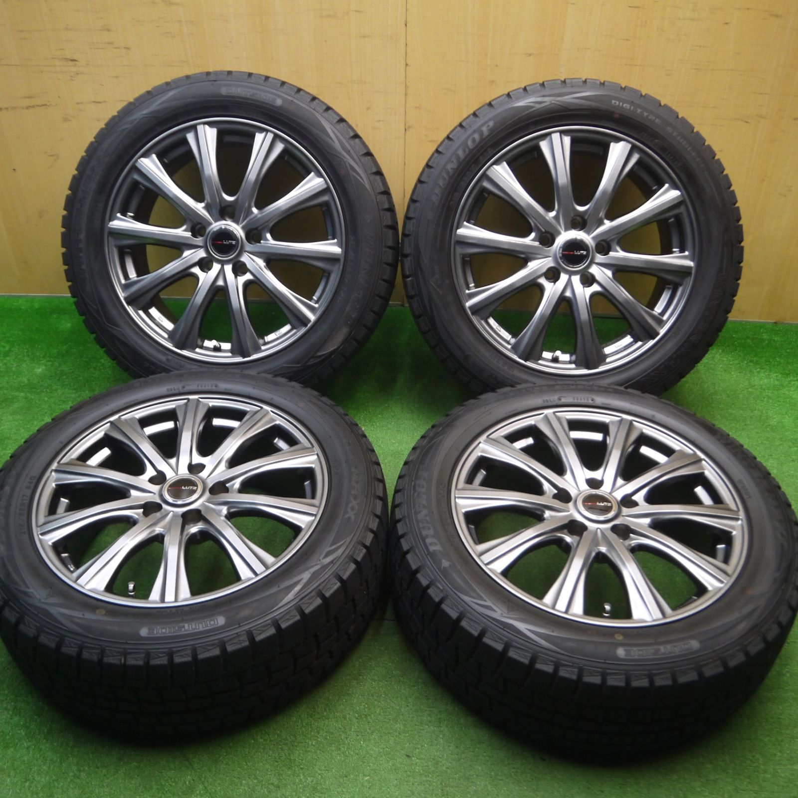 [送料無料] バリ溝！キレイ！9.5分以上スタッドレス 215/55R17 ダンロップ ウインターマックス WM01 LUTZ 17インチ PCD114.3/5H5011507Hス
