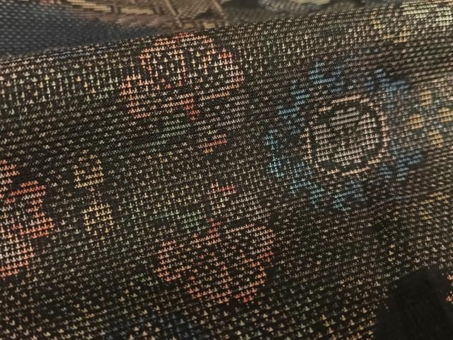 平和屋着物○都喜ヱ門 本場大島紬 泥染め カタス7マルキ 風景草花文