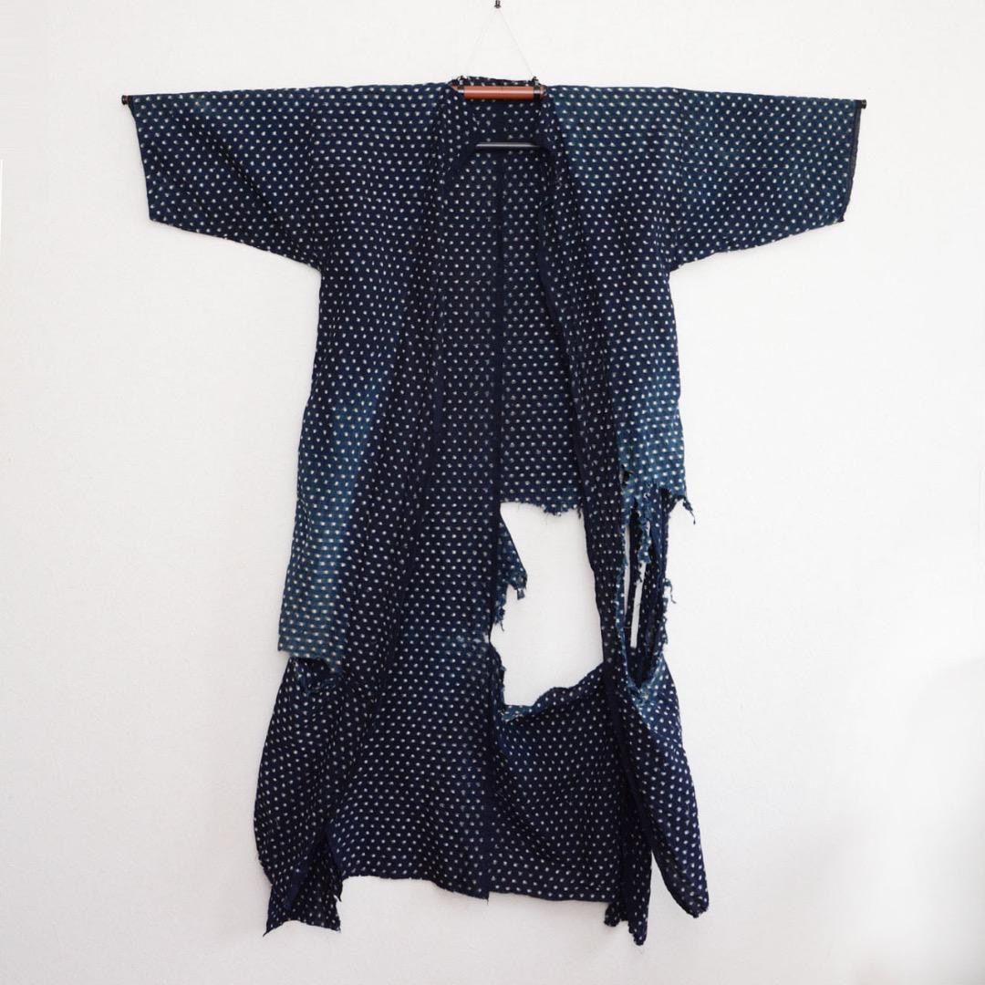 襤褸 藍染 雪ん子絣 古布着物 リメイク素材 アート ハンドメイド ヴィンテージ | Boro Indigo Yukinko Kasuri Vintage Kimono Fabric – Handcrafted Art - Remake Material