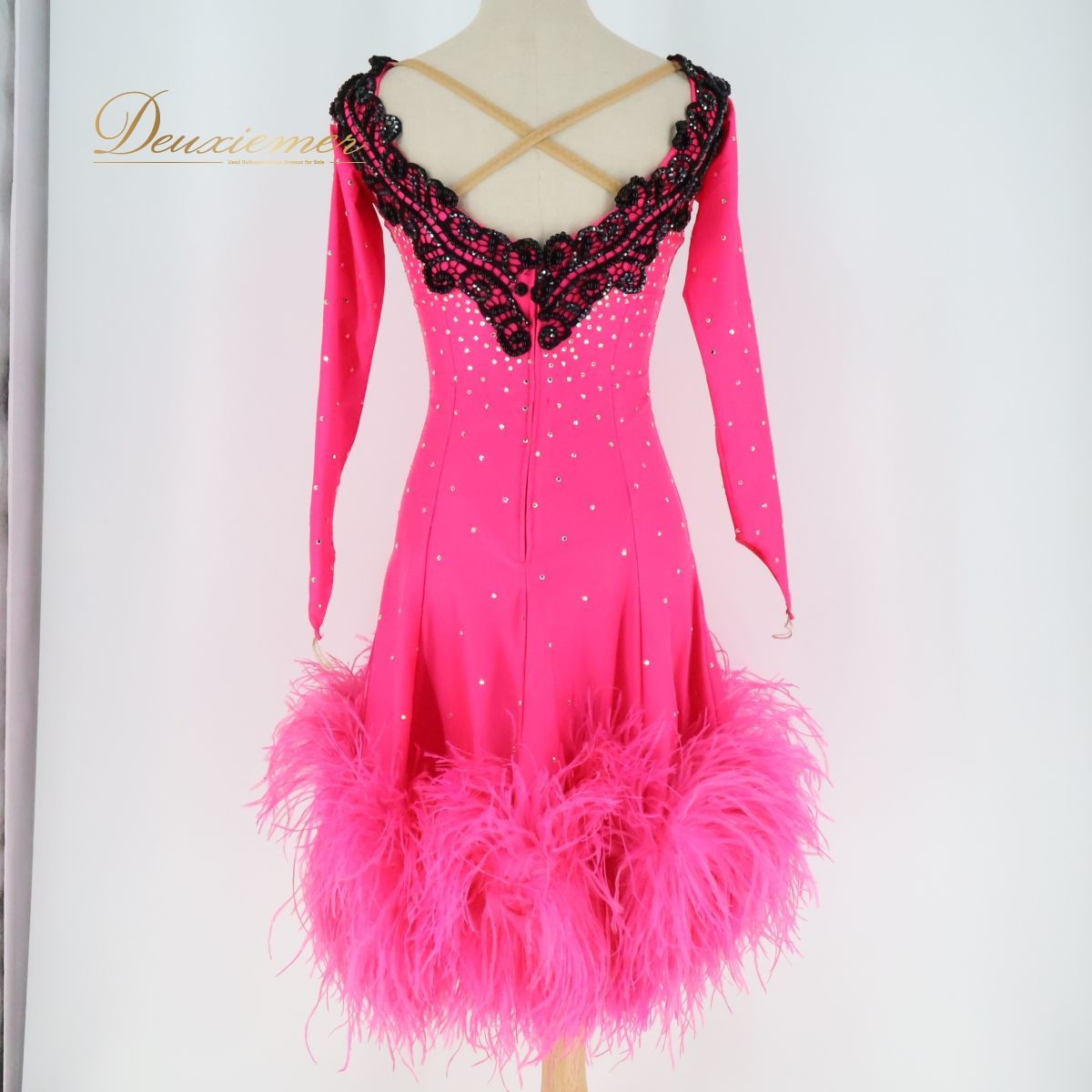社交ダンス用お洒落な 黒とピンク の ラテンドレス