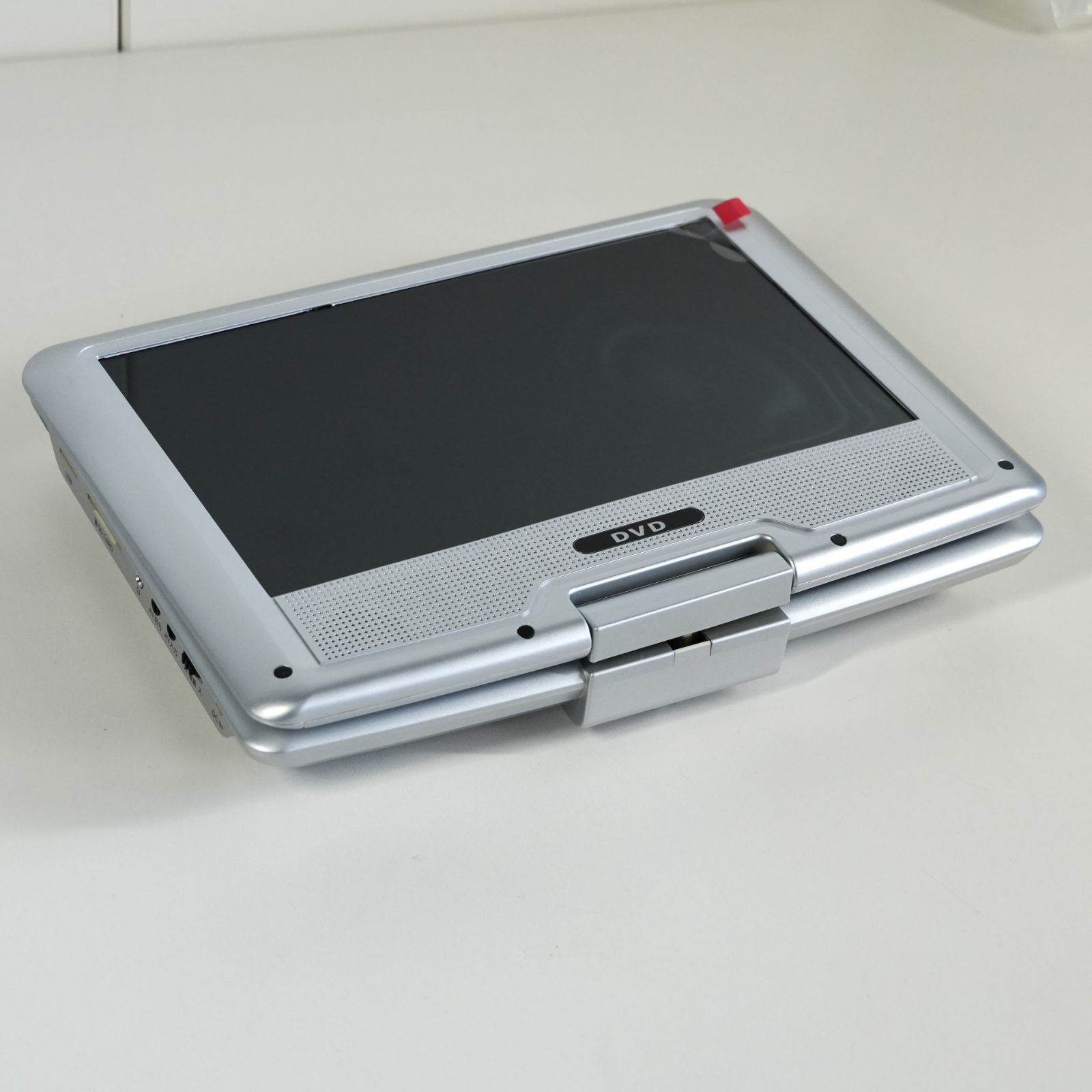 美品HIRO/Tec HT-9PD ポータブルDVDプレーヤー 9インチ Amazon.co.jp: 9インチポータブルDVDプレーヤー ヒロ