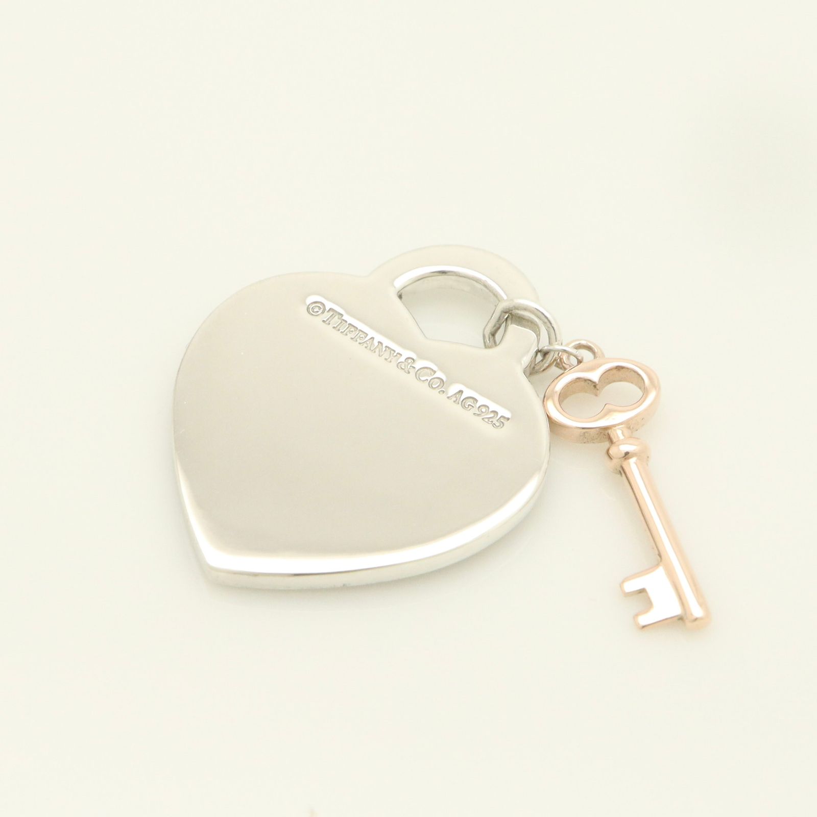 Tiffany & Co. ハート型ロックチャーム 925 Tiffany & Co. ハート ロック シルバー925 チャームのみ 2つ