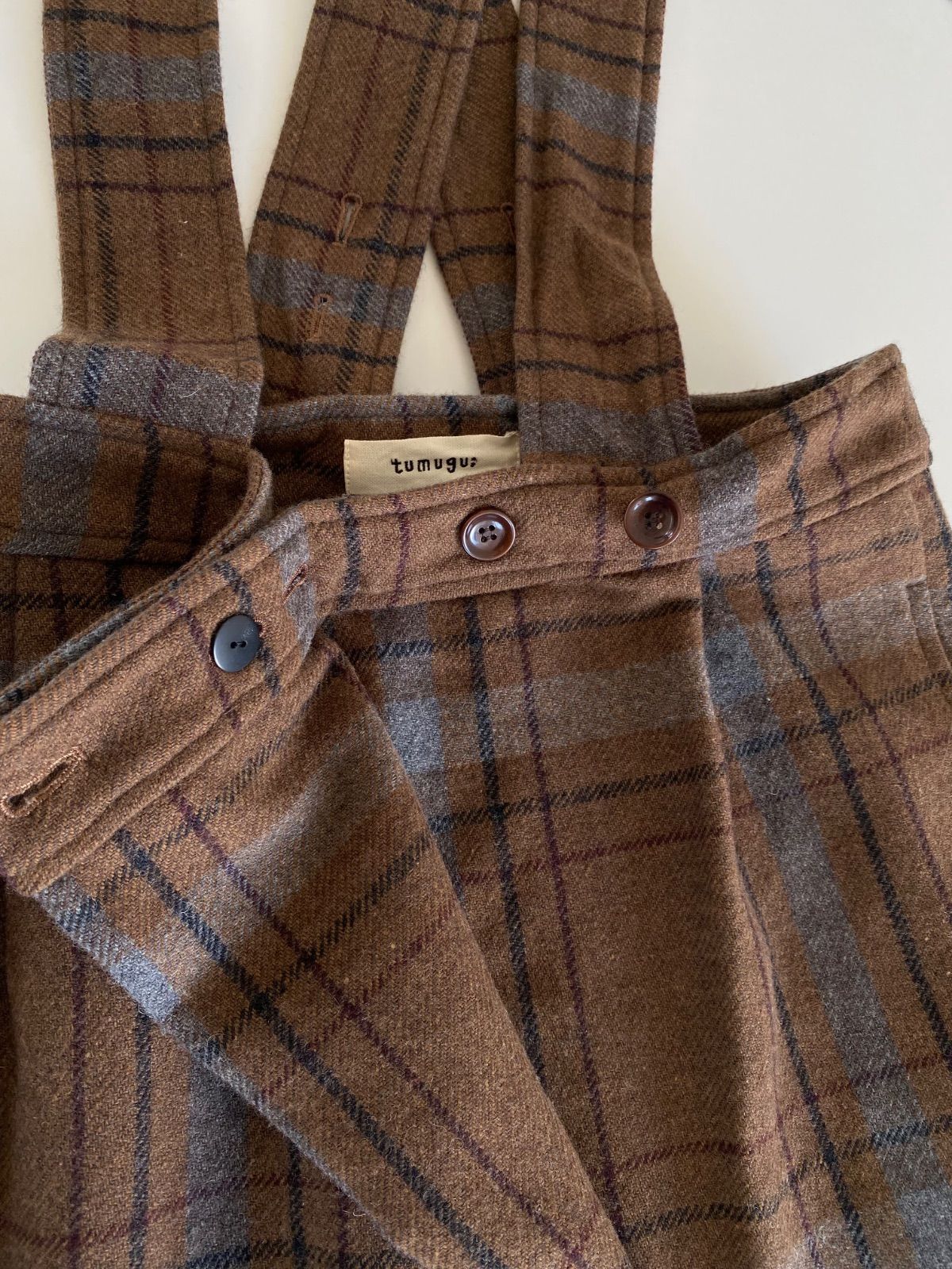 tumugu ウールツィードチェックサスペンダースカート