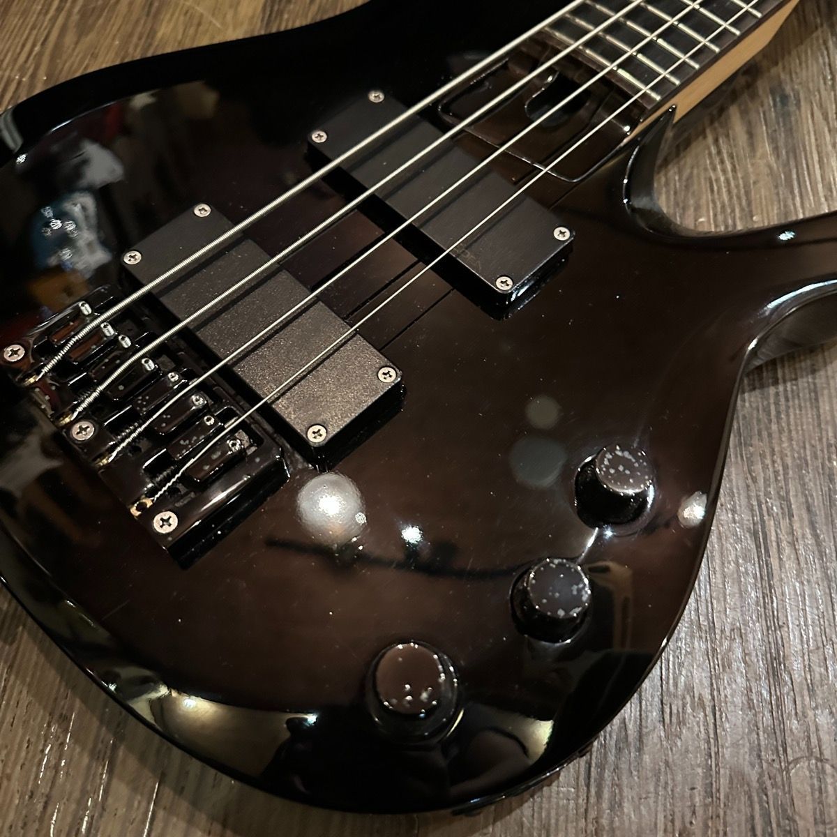 Washburn BB14 Electric Bass ワッシュバーン エレキベース