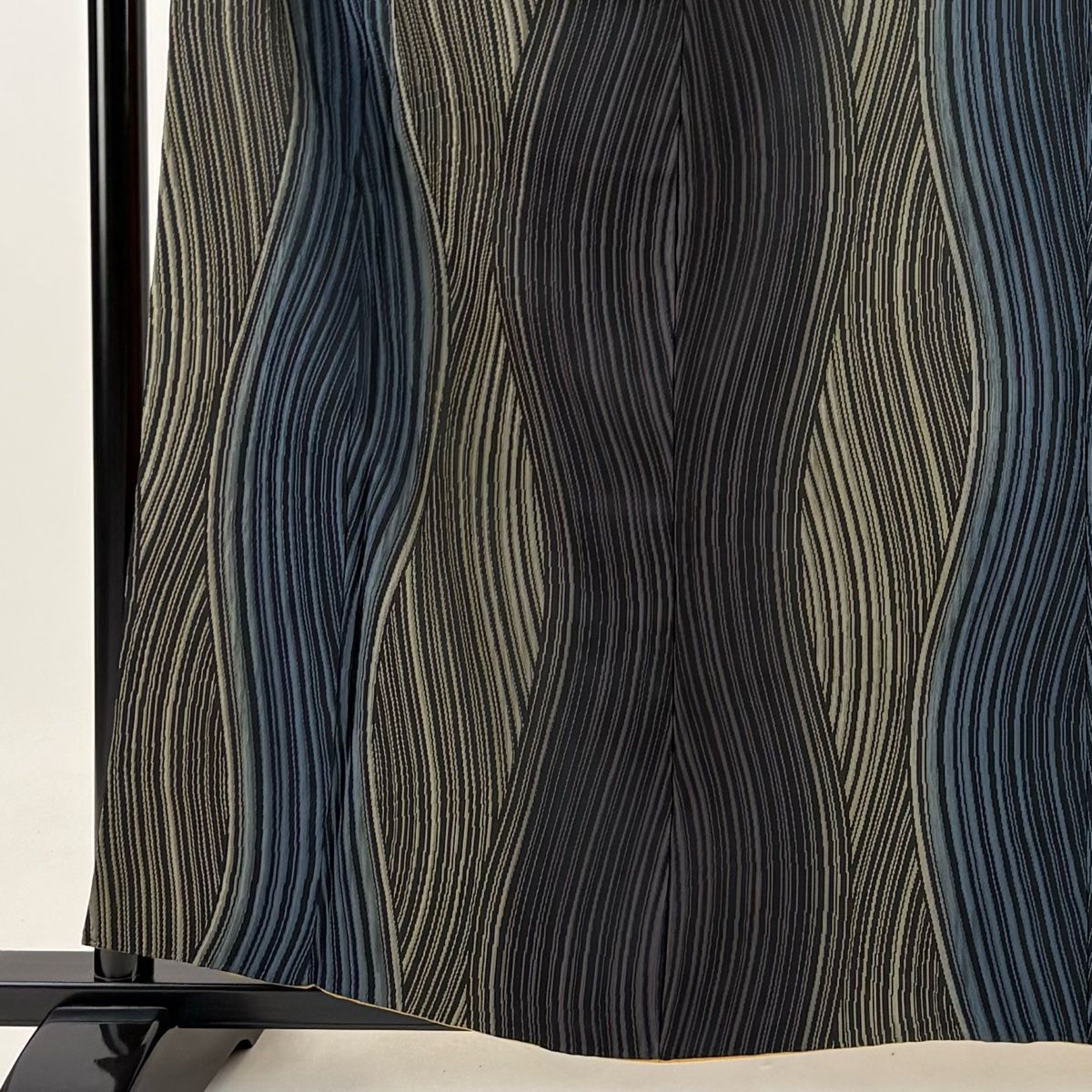 小紋 身丈158.5cm 裄丈62cm S 袷 よろけ縞 墨色 正絹 秀品